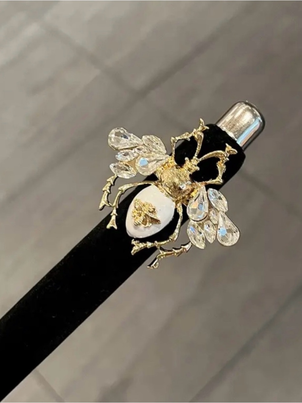 NEW! Gold Bee Cocktail Ring with Clear Crystals and White Accent 🪲🐝 A8-279 - Picture 4 of 7